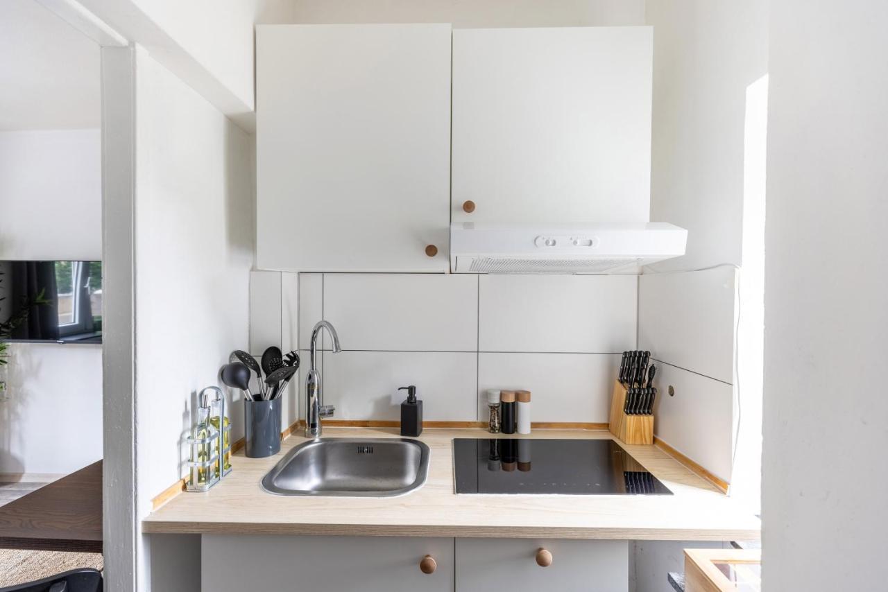 Perfekt Fuer 2! Wifi/ Netflix Apartment Дуйсбург Екстериор снимка
