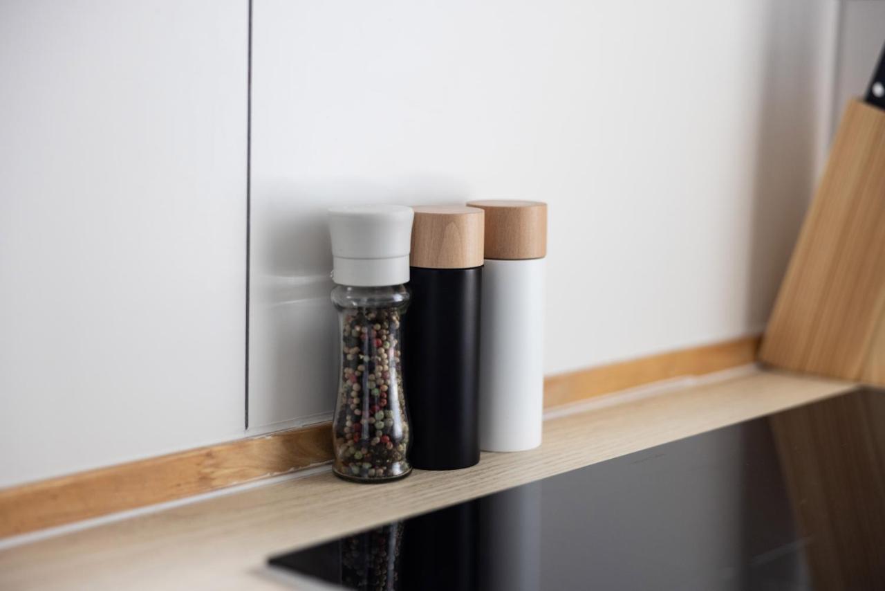Perfekt Fuer 2! Wifi/ Netflix Apartment Дуйсбург Екстериор снимка
